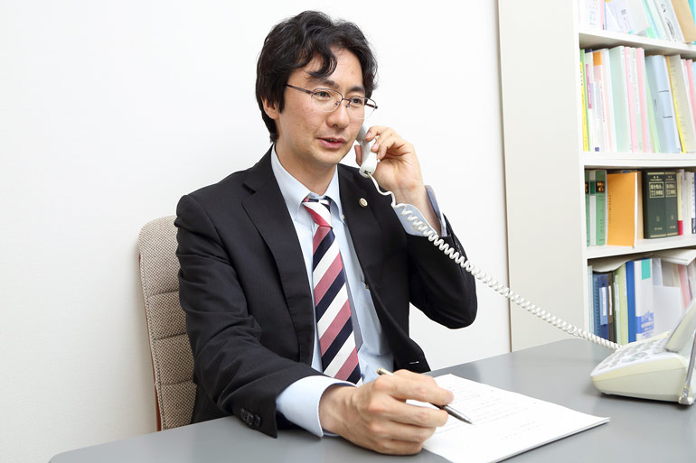 弁護士に相談するメリットとタイミングについて
